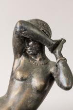 Alexandre FALGUIERE (1831-1900) Phryné Bronze anciennement argenté signé sur la...