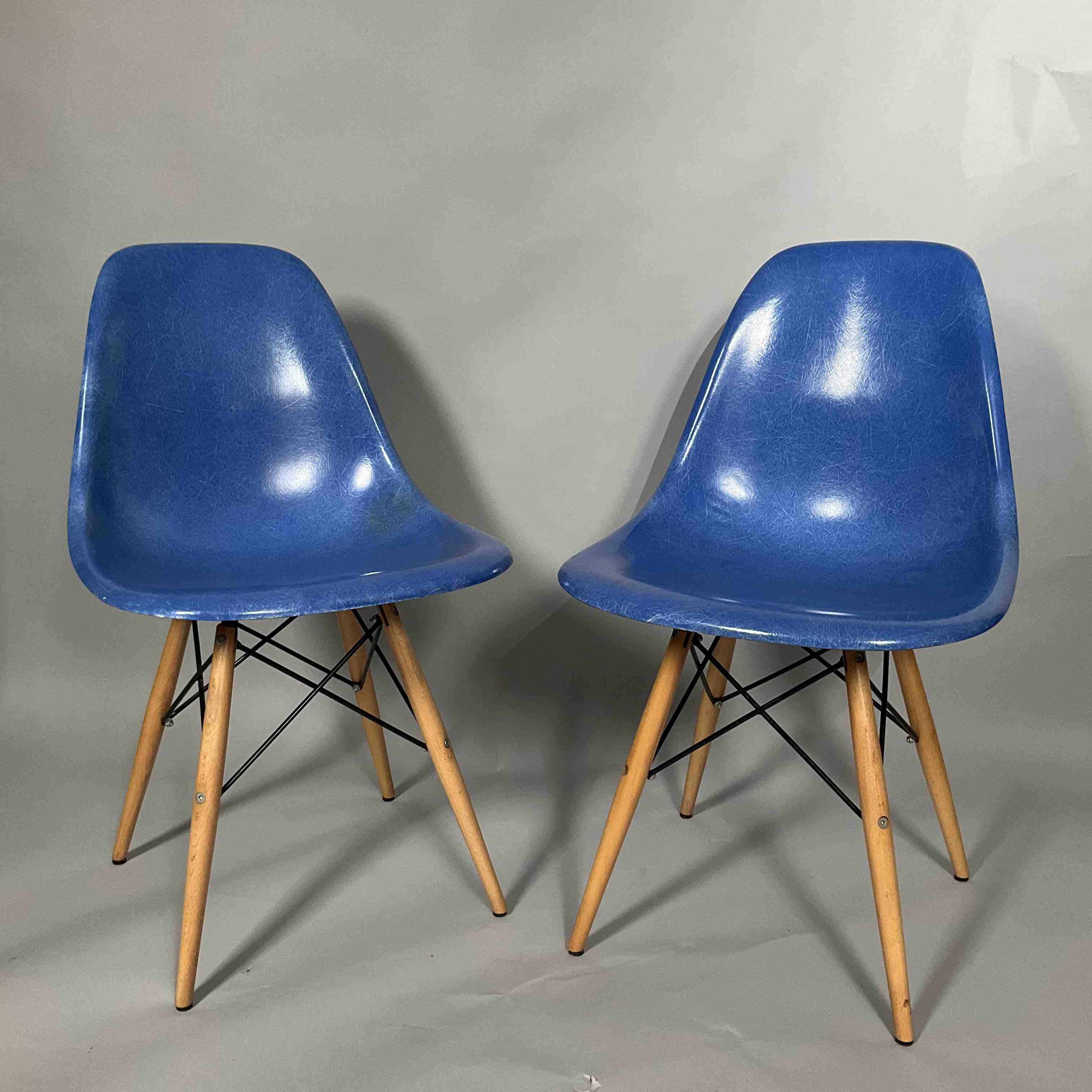 Charles (1907-1978) et Ray (1912-1989) EAMES - Edition Herman Miller
PAIRE...
