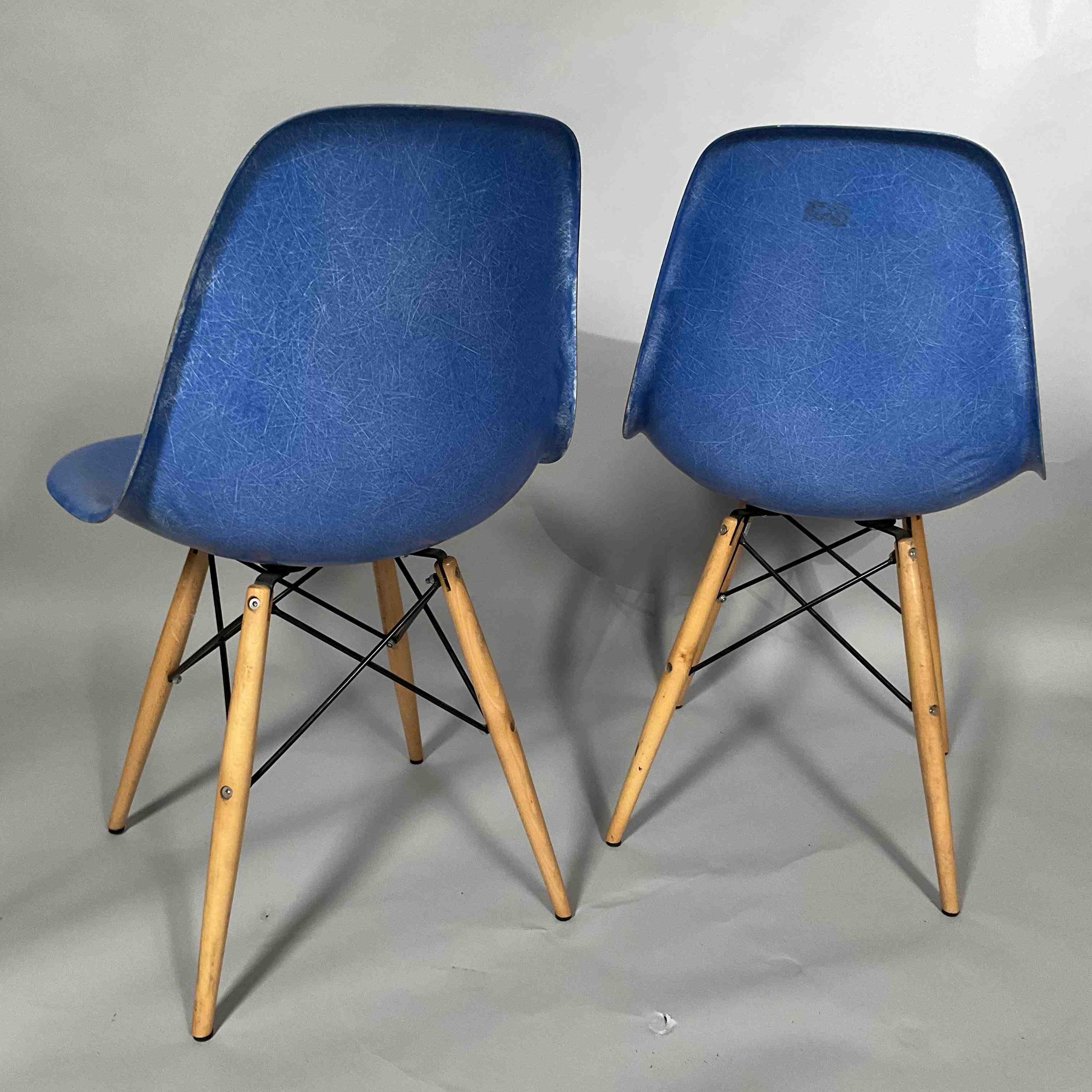 Charles (1907-1978) et Ray (1912-1989) EAMES - Edition Herman Miller
PAIRE...
