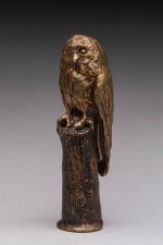 E. SYLLA (XIX-XXe siècles)
Chouette sur un tronc. 
Cachet en bronze...