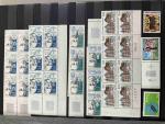 Deux albums de timbres Français années diverses en l'état :...