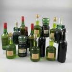 15 flacons LIQUEURS DIVERSES dont : Prunellia - CUSENIER (Liqueur...