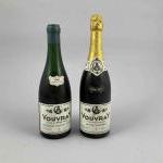 2 bouteilles VOUVRAY : 1 "Clos du Petit Mont", 1961,...