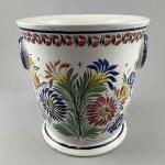 Manufacture HENRIOT à Quimper
Important pot à oranger à décor floral,...